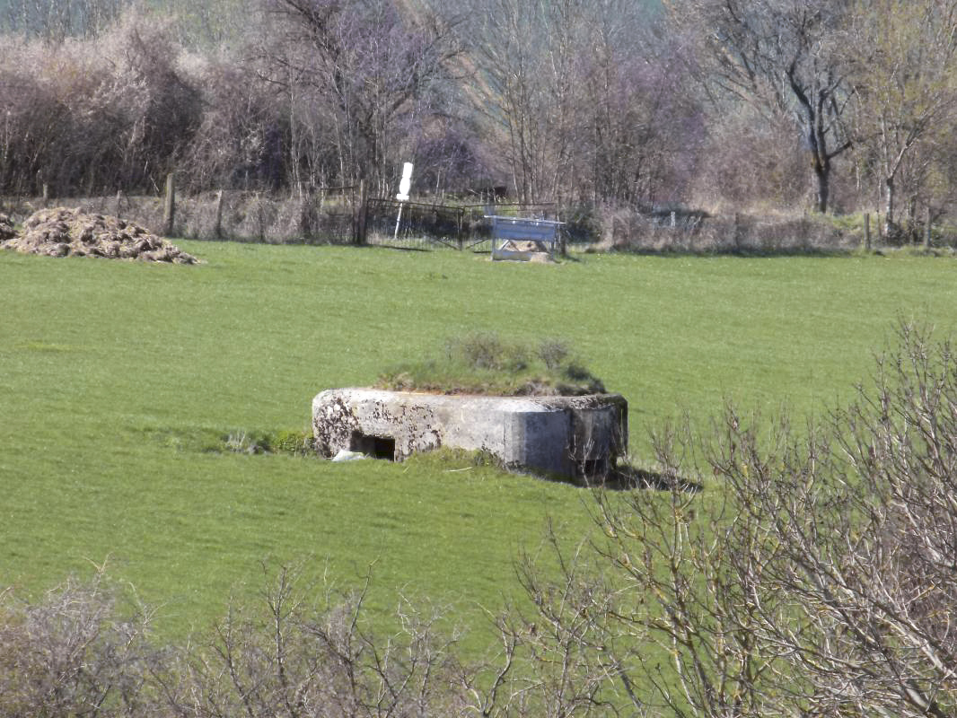 Ligne Maginot - 9B - LE CHENELET SUD - (Blockhaus pour arme infanterie) - Vue vers le nord-ouest, bloc 1B - R Tucker
