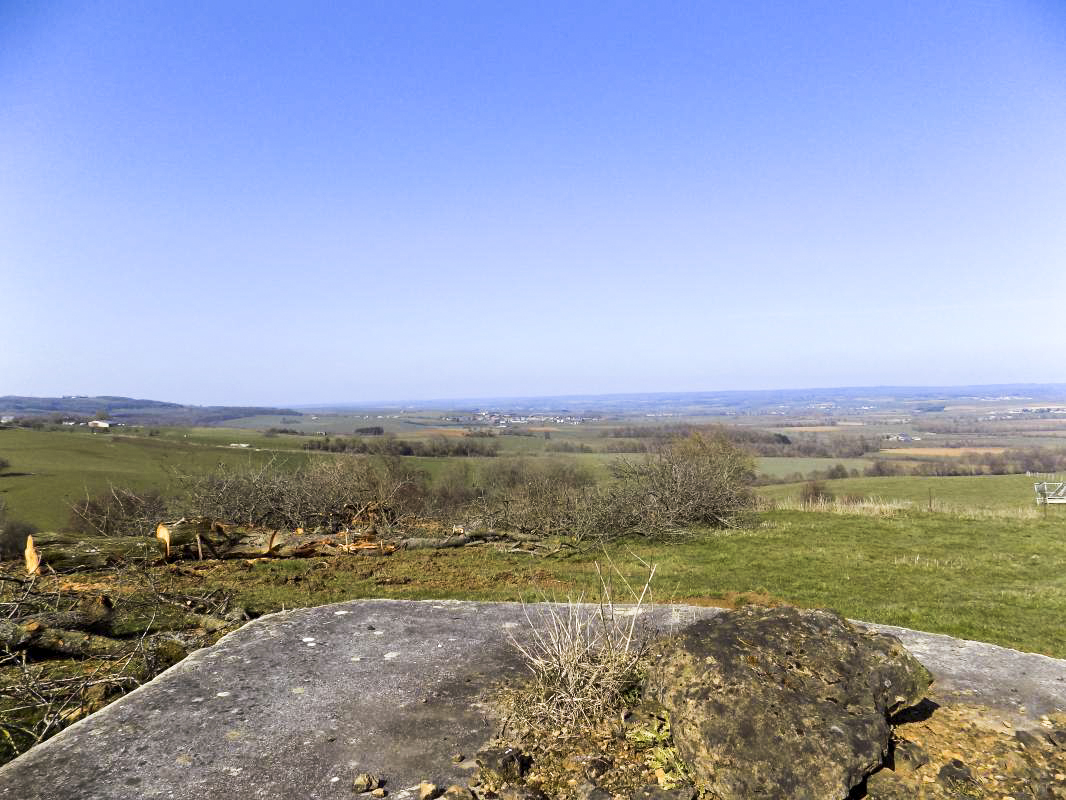 Ligne Maginot - 10A - LE CHENELET NORD - (Blockhaus pour canon) - Vue vers le nord-ouest, (direction de tir FM) - R Tucker