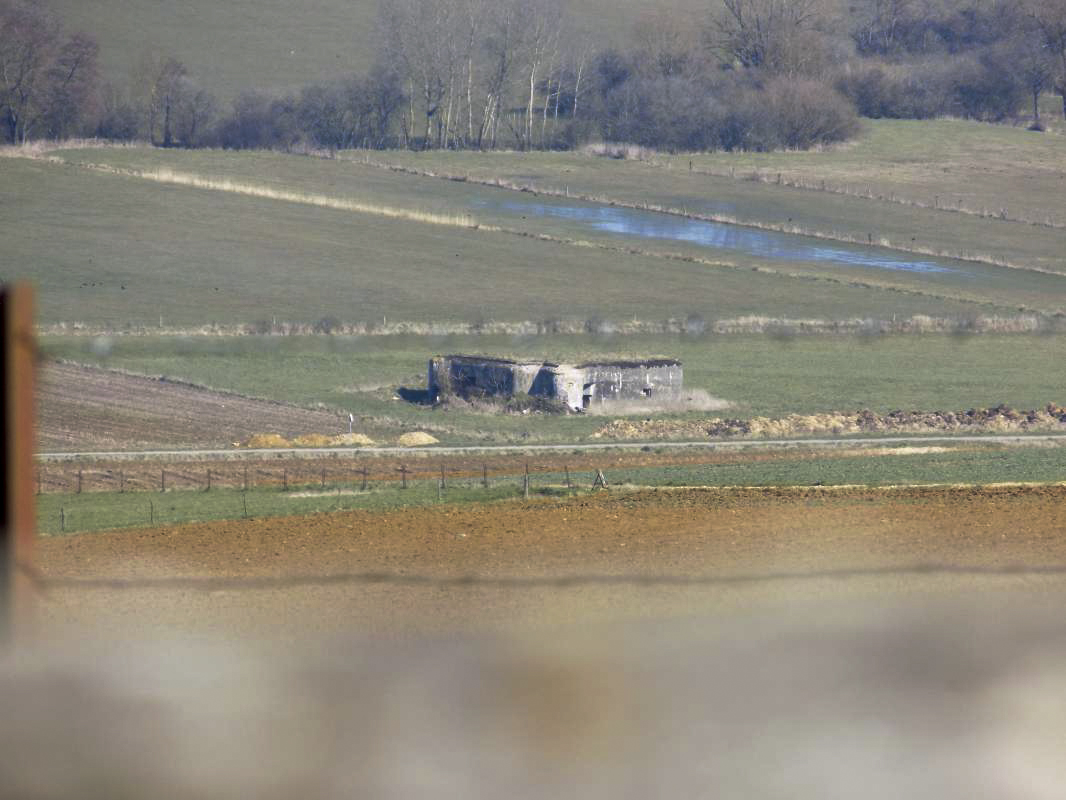 Ligne Maginot - 10A - LE CHENELET NORD - (Blockhaus pour canon) - Vue vers A102 - R Tucker