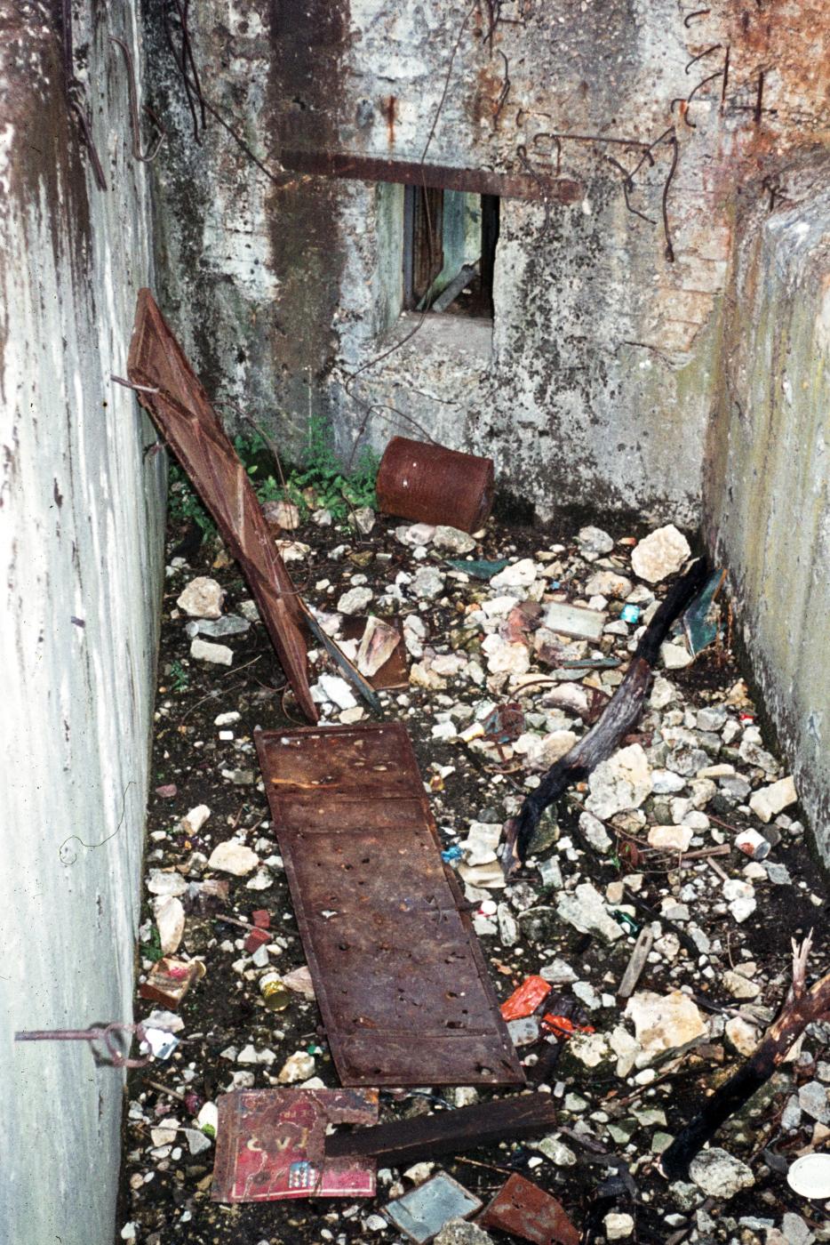 Ligne Maginot - LAUDREFANG - A37 - (Ouvrage d'infanterie) - Bloc 1
Le fossé diamant avec l'issue de secours - MANSUY Michel