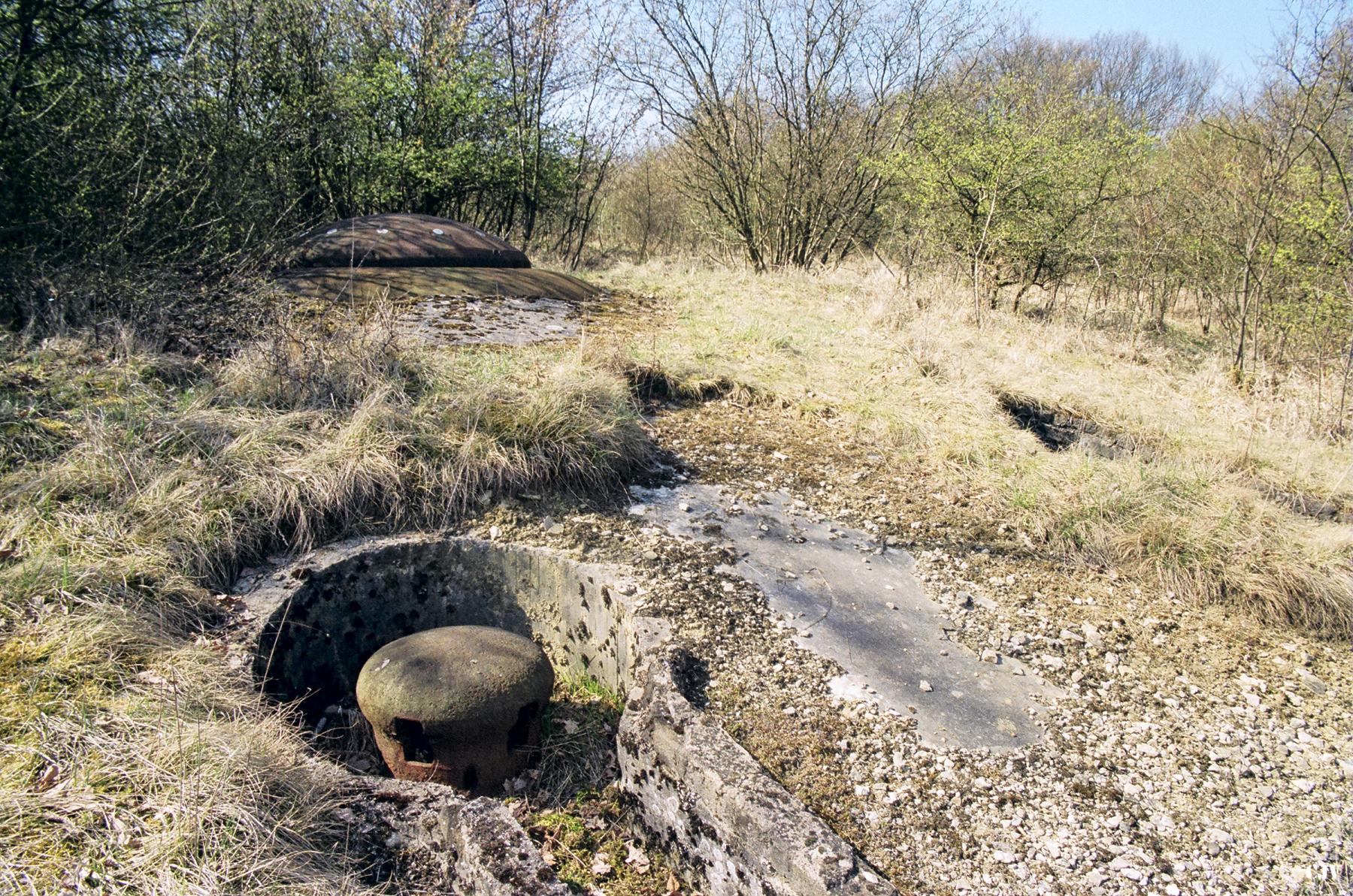 Ligne Maginot - LAUDREFANG - A37 - (Ouvrage d'infanterie) - Bloc 2
Tourelle de mitrailleuses et prise d'air blindée - Caspar Vermeulen