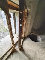 Ligne Maginot - A36 - FORT JEAN DIOT - (Blockhaus pour canon) - Encoche verticale pour le placement de rails et encadrement de la porte. 