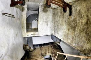 Ligne Maginot - BOIS DE KLANG - X24 (QUARTIER KLANG - III/164° RIF) - (Abri) - L'escalier de l'entrée gauche