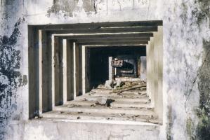 Ligne Maginot - MOLVANGE - A9 - (Ouvrage d'artillerie) - Entrée des hommes
Créneau JM avec le support de jumelage pour mitrailleuses Reibel encore en place