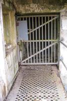 Ligne Maginot - MOLVANGE - A9 - (Ouvrage d'artillerie) - Entrée des hommes
Passerelle rétractable au-dessus du fossé diamant et grille de défense Type 9