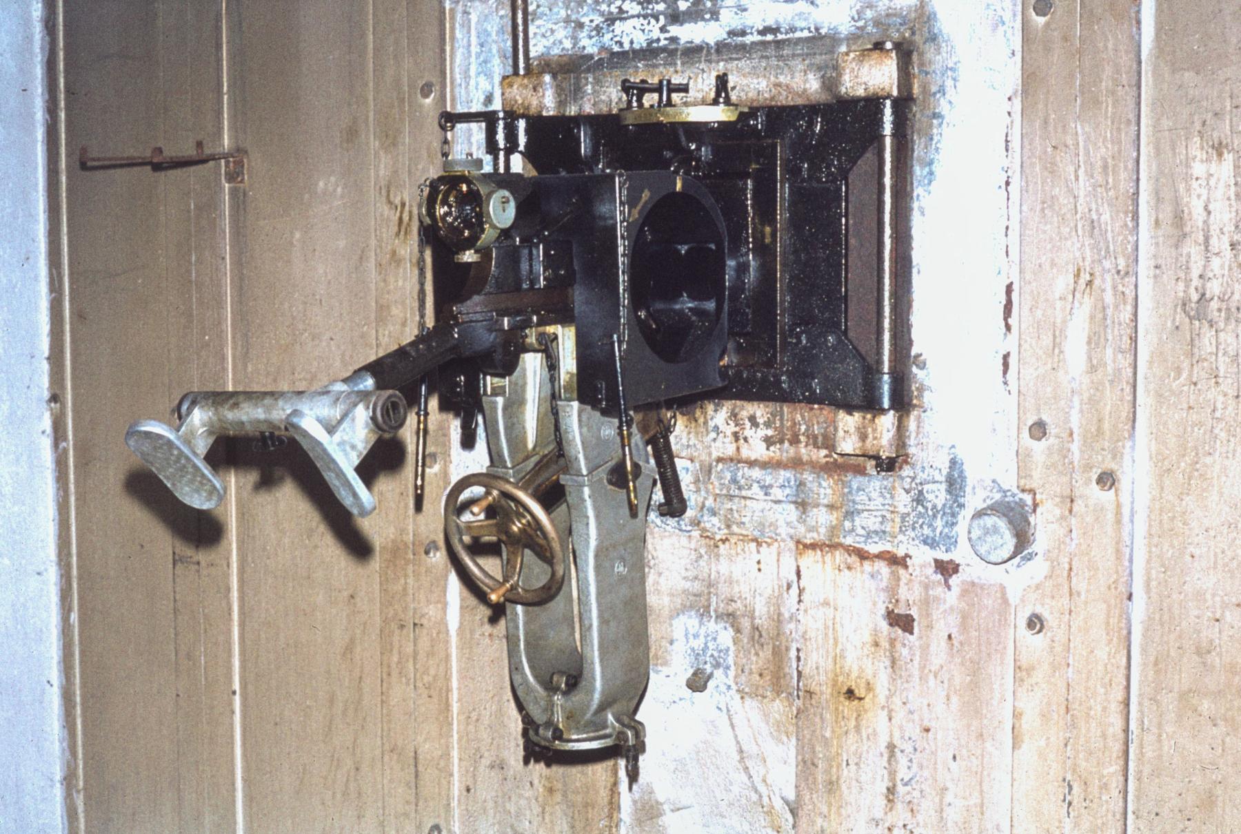 Ligne Maginot - LAUDREFANG - A37 - (Ouvrage d'infanterie) - Bloc 3
Chambre de tir jumelages de mitrailleuses et canon de 47 - MANSUY Michel