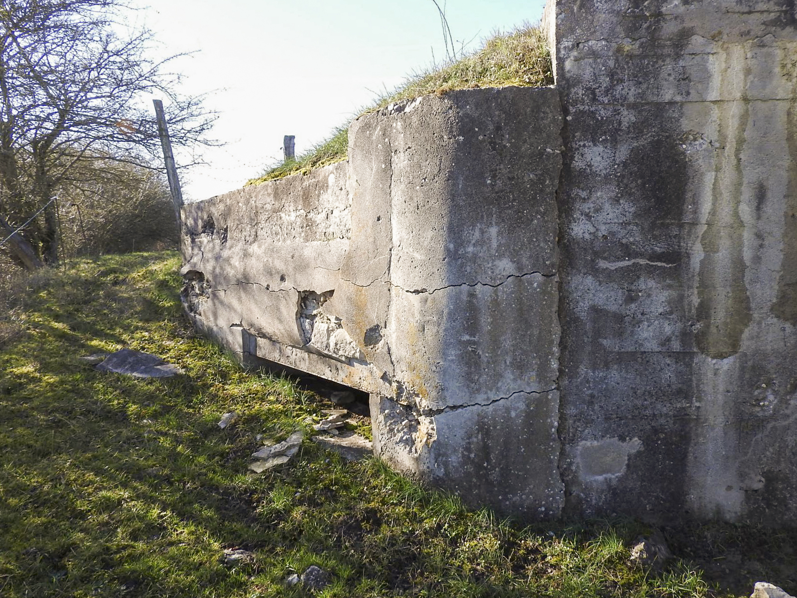 Ligne Maginot - BIDING EST 3 - (Blockhaus pour canon) - La partie en maçonnerie rajoutée. - STENGER Mathieu