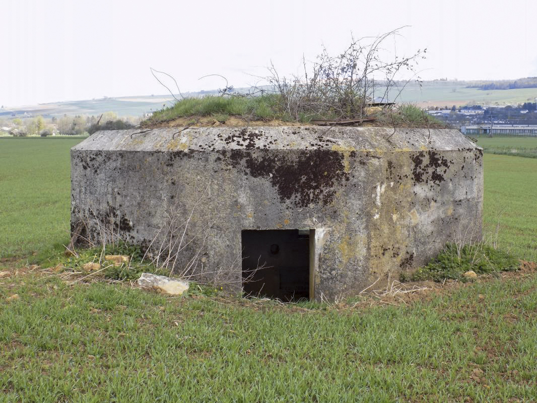 Ligne Maginot - 15C - FOND D'YVAUX EST - (Blockhaus pour arme infanterie) - L'arrière - R Tucker