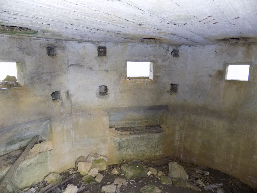 Ligne Maginot - 15C - FOND D'YVAUX EST - (Blockhaus pour arme infanterie) - Créneaux Hotchkiss, Hotchkiss, FM  - R Tucker