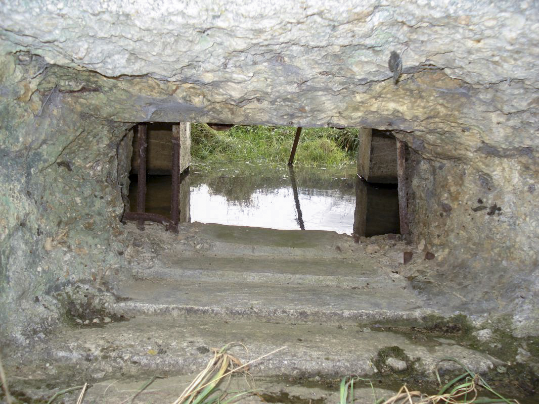 Ligne Maginot - 21BIS - MAIRY NORD - (Blockhaus pour canon) - Crénaux anti-char - R Tucker