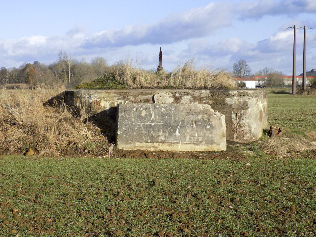 Ligne Maginot - 22BIS - BREVILLY NORD-OUEST - (Blockhaus pour arme infanterie) - L'arrière - R Tucker