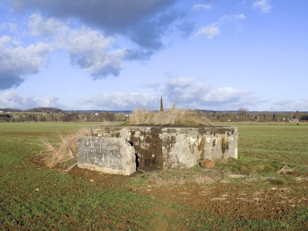 Ligne Maginot - 22BIS - BREVILLY NORD-OUEST - (Blockhaus pour arme infanterie) - L'arrière et face droite - R Tucker