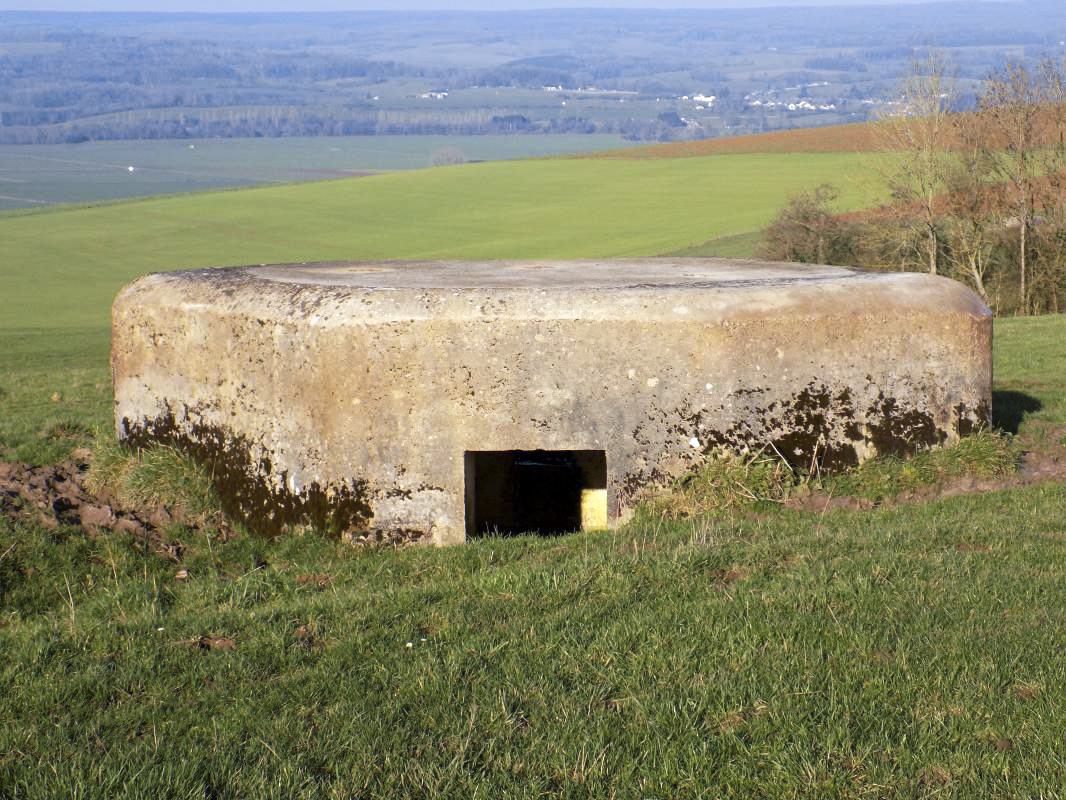 Ligne Maginot - 24B - LA HOUILLERIE - (Blockhaus pour arme infanterie) - L'entrée, coté sud - R Tucker