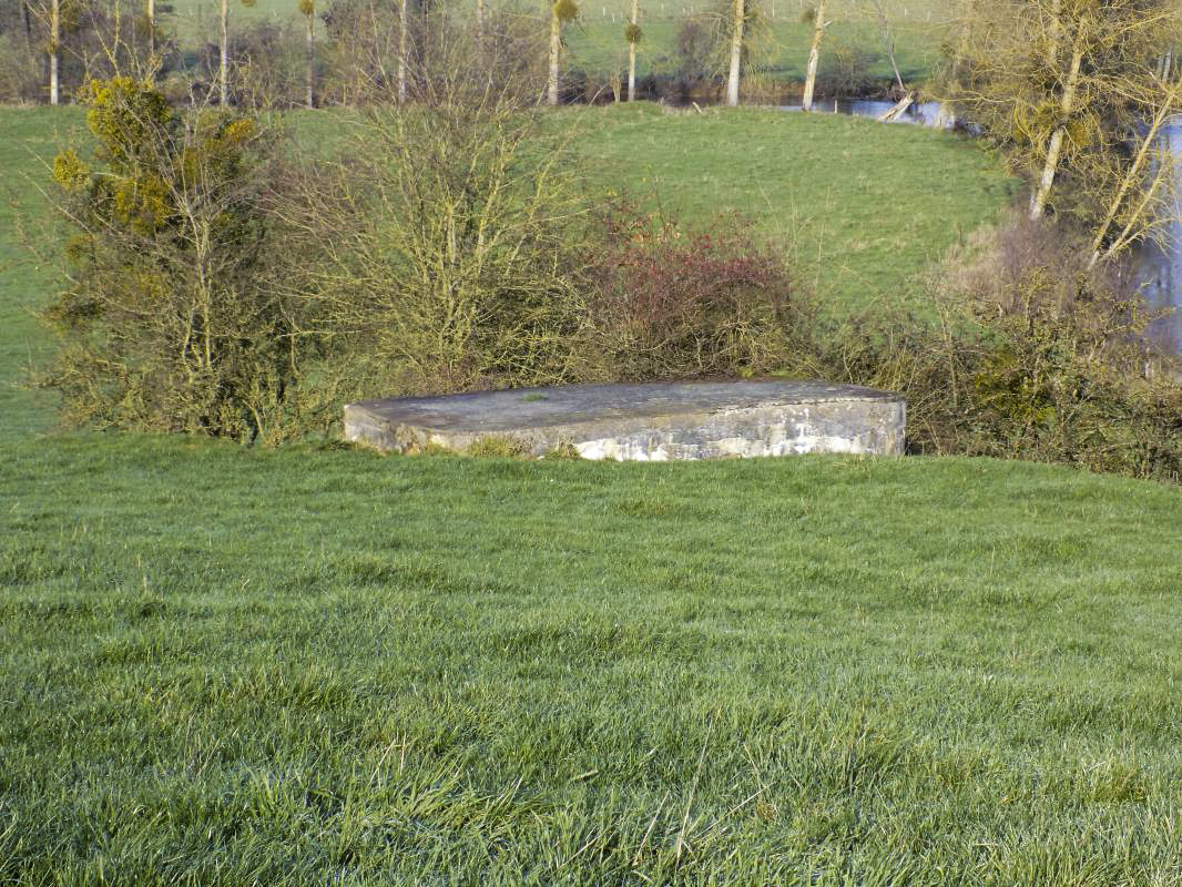 Ligne Maginot - 26A - VIGNEULLE - (Blockhaus pour arme infanterie) - L’arrière - R Tucker