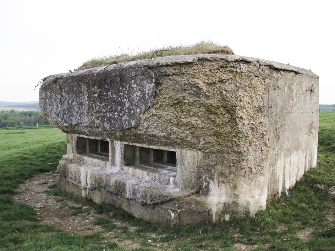 Ligne Maginot - 26E - COTE DE MOREFOSSE - (Blockhaus pour canon) - Les crénaux Hotchkiss - R Tucker