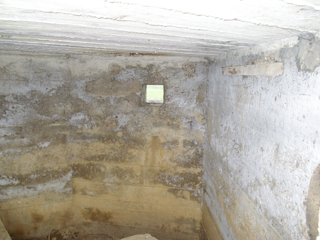 Ligne Maginot - 26E - COTE DE MOREFOSSE - (Blockhaus pour canon) - L’intérieur à droite - R Tucker