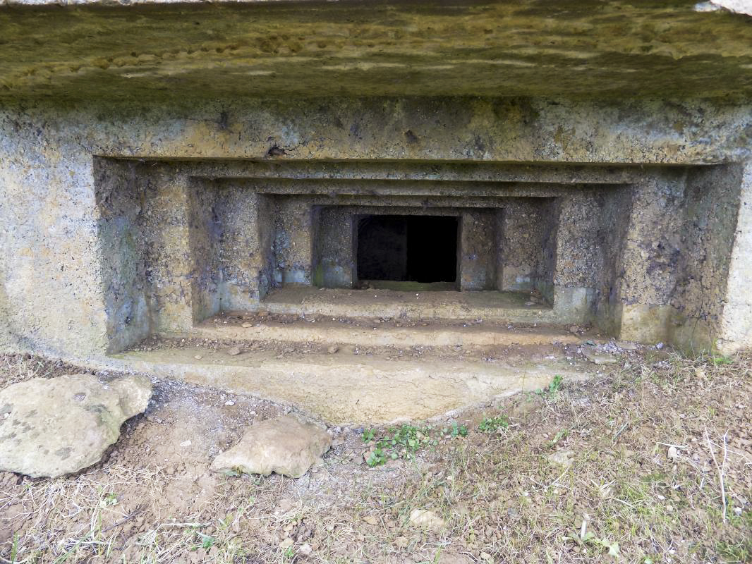 Ligne Maginot - 29C - EUILLY NORD - (Blockhaus pour arme infanterie) - Créneau Hotchkiss, centrale - R Tucker