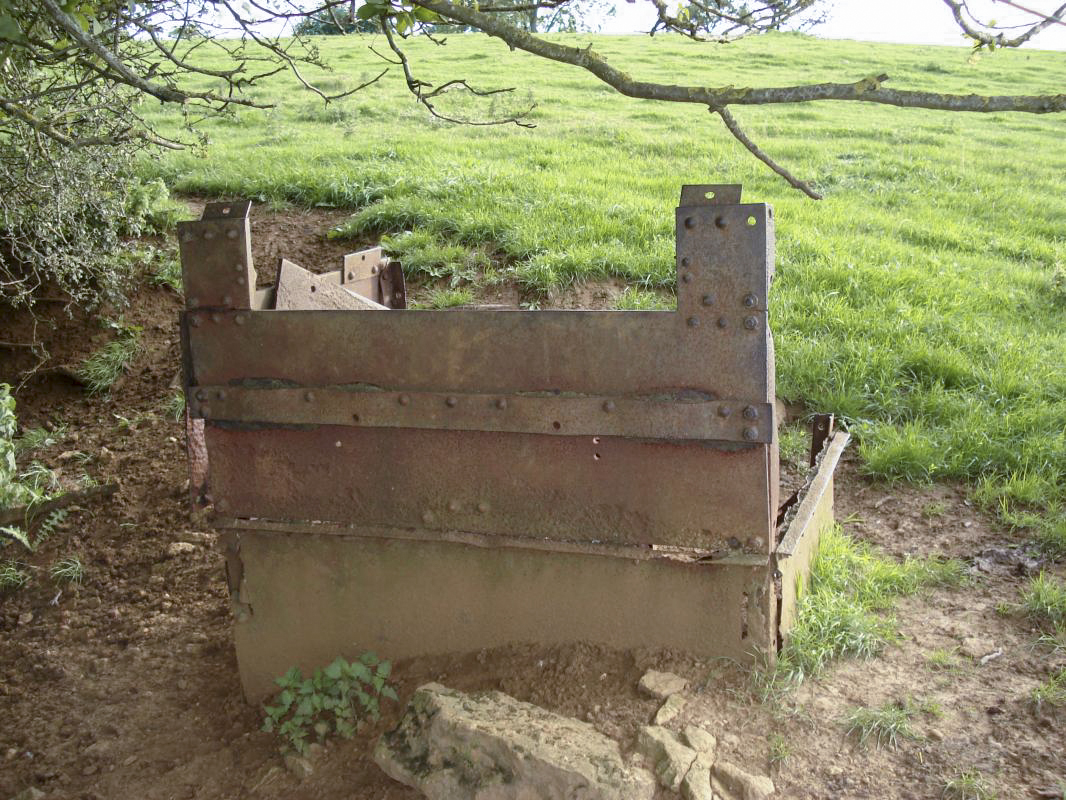 Ligne Maginot - 29C - EUILLY NORD - (Blockhaus pour arme infanterie) - Guérite à coté du bloc
2007 - R Tucker