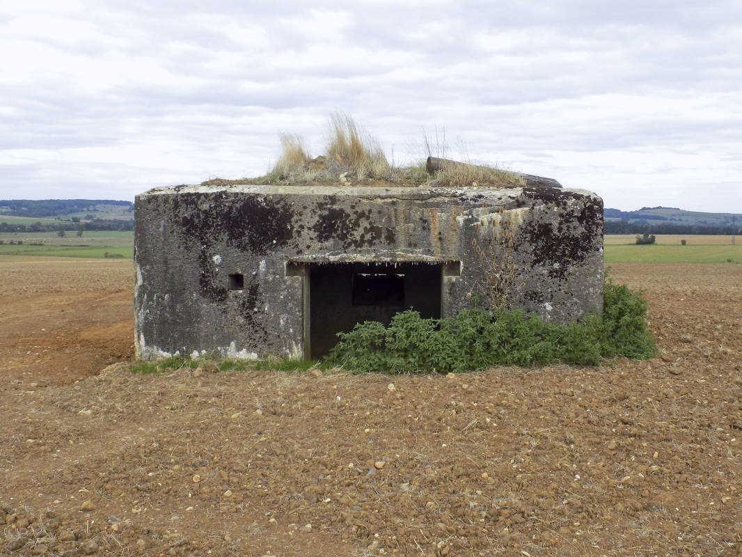 Ligne Maginot - LE BOCHET - (Blockhaus pour canon) - L'arrière, entrée pour canon AC - R Tucker