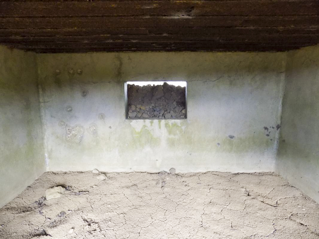 Ligne Maginot - LE BOCHET - (Blockhaus pour canon) - Face frontale, créneau AC - R Tucker