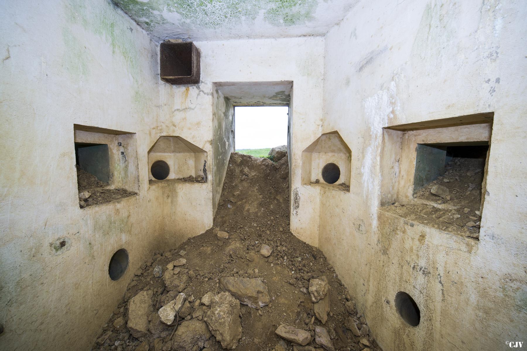 Ligne Maginot - A93 - CHYBERCHAMP - (Casemate d'artillerie) - L'Entrée - Lia VERMEULEN