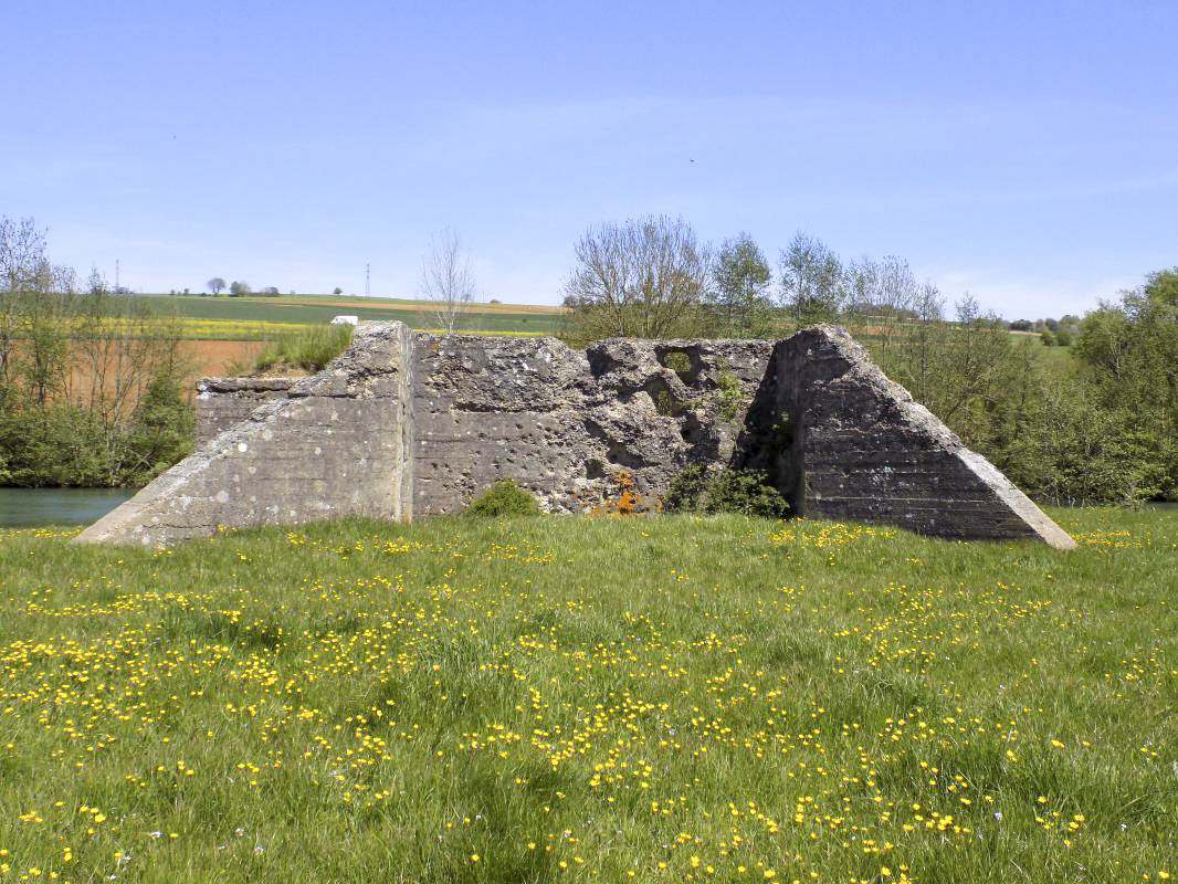 Ligne Maginot - COUPURE DE VAVENY - (Stand de tir) -  - R Tucker