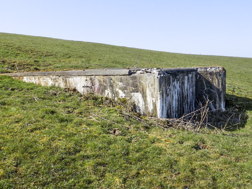Ligne Maginot - LE CHENELET CENTRE - (Blockhaus pour canon) - Faces droite / frontale - R Tucker