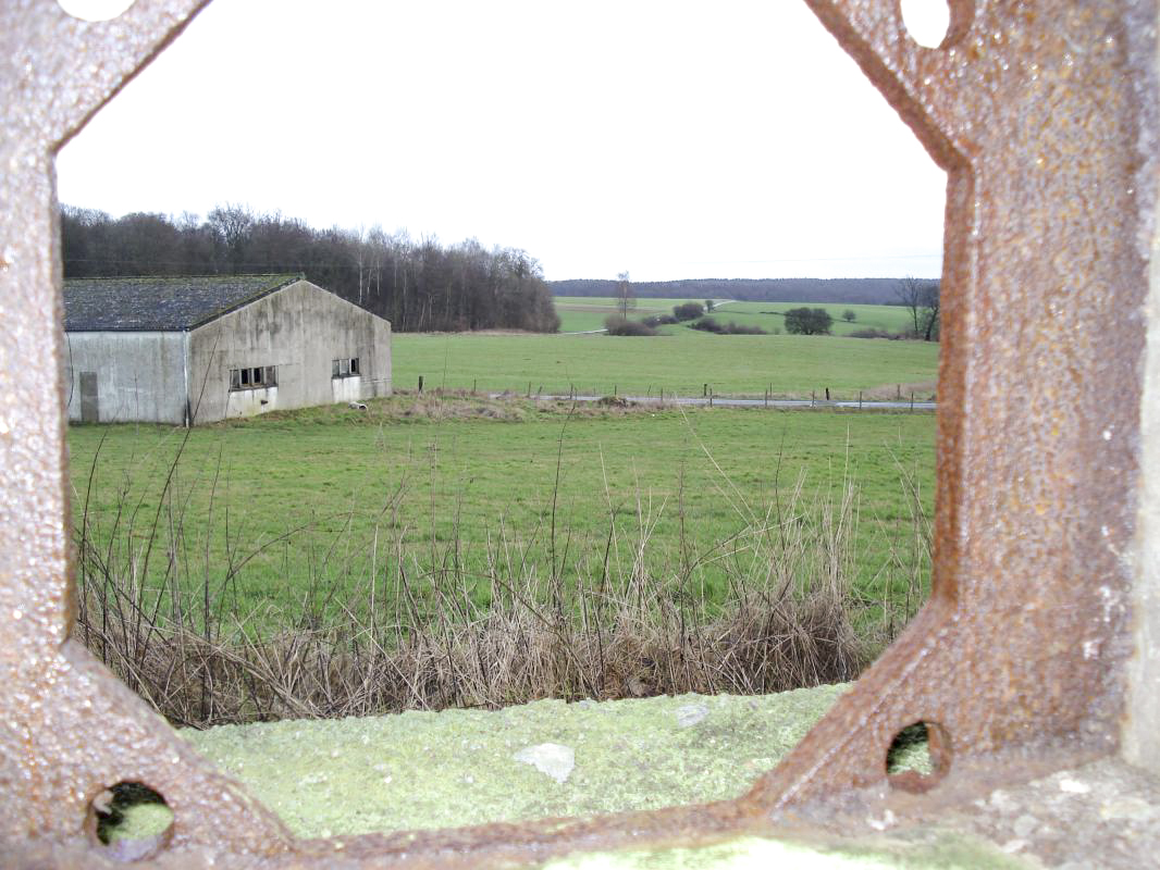 Ligne Maginot - MF21 - X - MOGUES - (Poste GRM - Maison Forte) - Vue frontale vers le nord-est - R Tucker