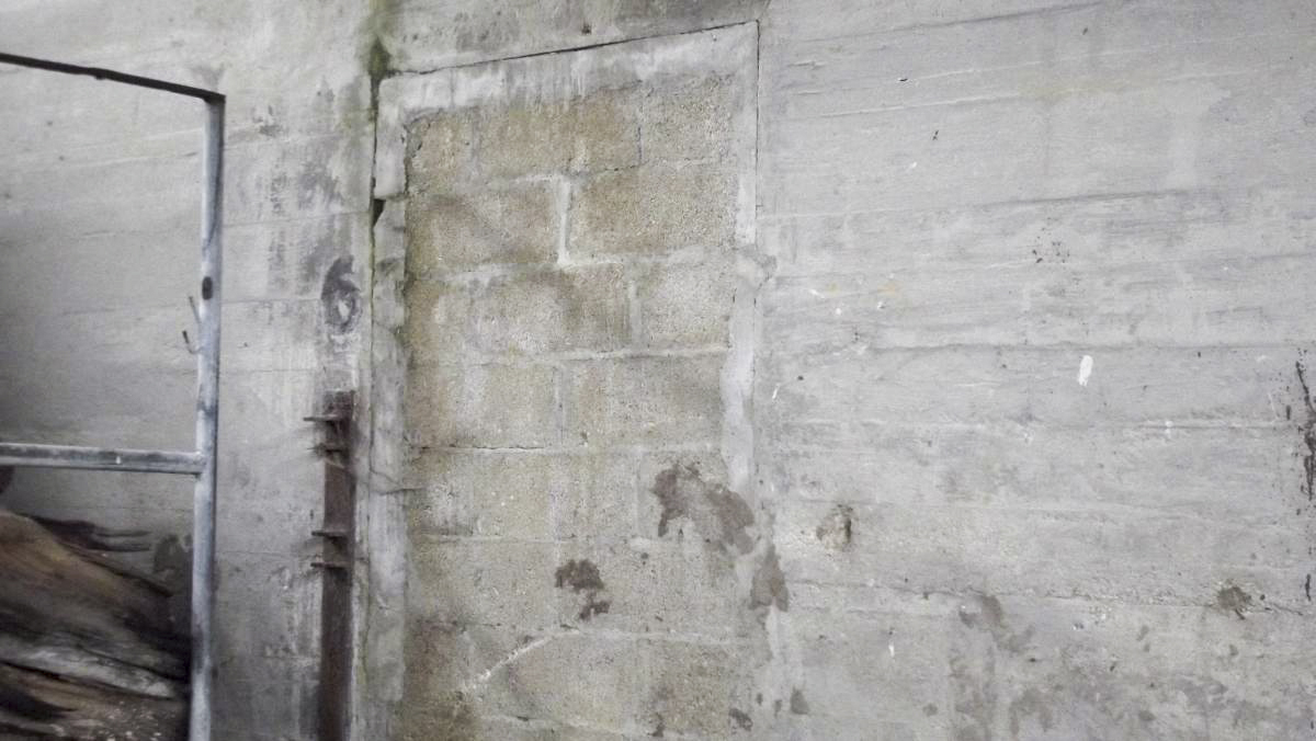 Ligne Maginot - MOUZON - (Stand de tir) - Emplacement d'une porte permettant l'accès aux différents modules . - David HARMAND