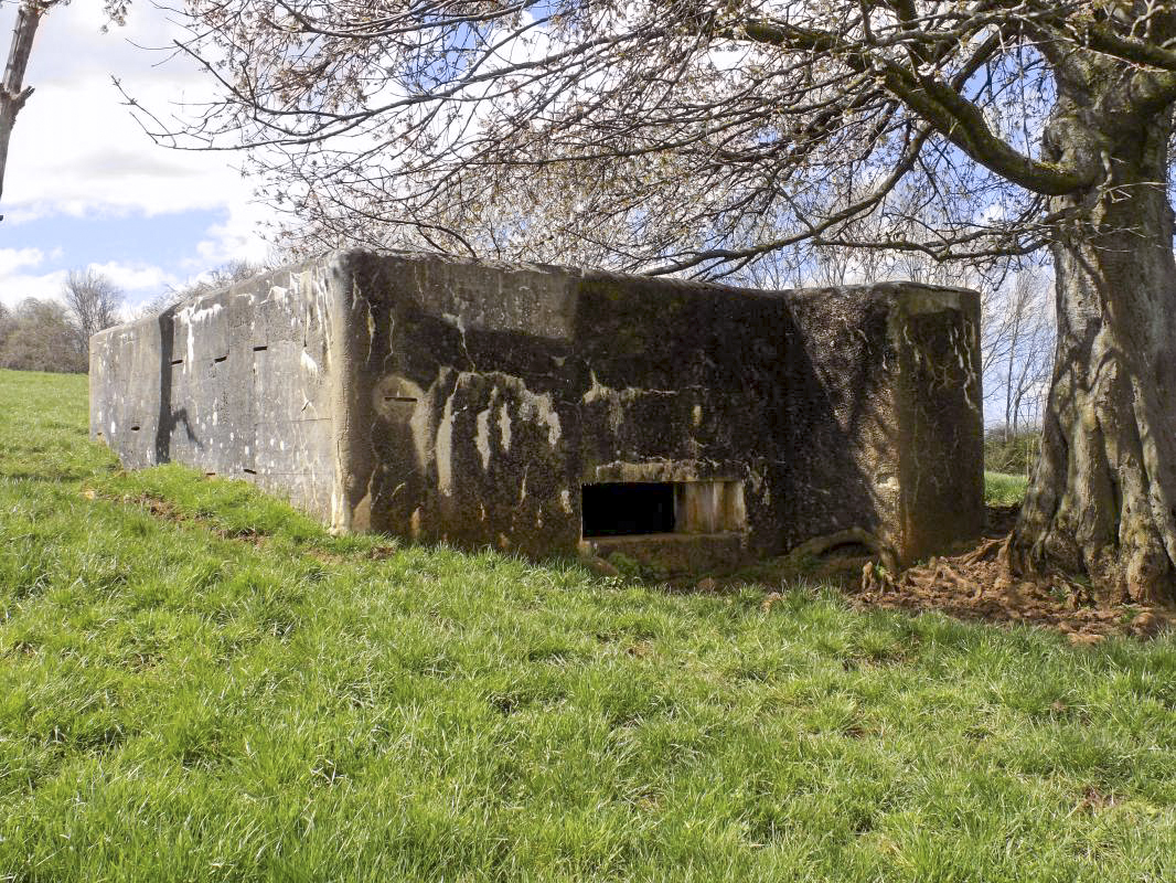 Ligne Maginot - VAUX LèS MOUZON NORD - (Blockhaus pour canon) - Faces droite et frontale - R Tucker