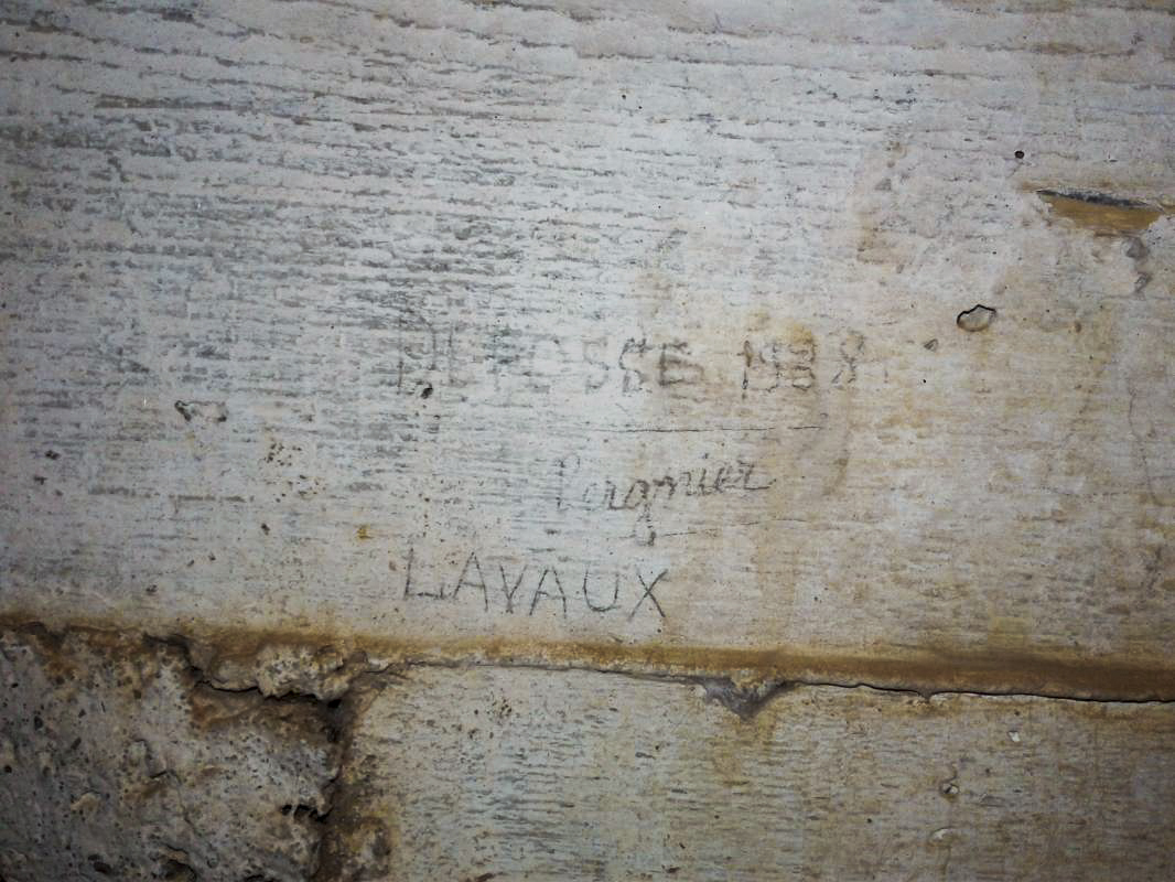 Ligne Maginot - 66TER - BOIS LE SART NORD - (Blockhaus pour arme infanterie) - Intérieur du bloc.
Inscriptions sur le mur de fond (DEFOSSE PERGNIER LAVAUX 1938) - Fabrice THOMASSIN