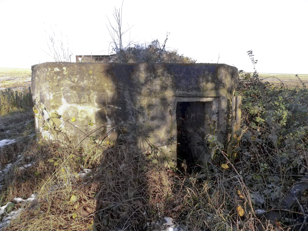 Ligne Maginot - B78TER - LA SERPE OUEST - (Blockhaus pour arme infanterie) - Face gauche, l'entrée hommes - R Tucker