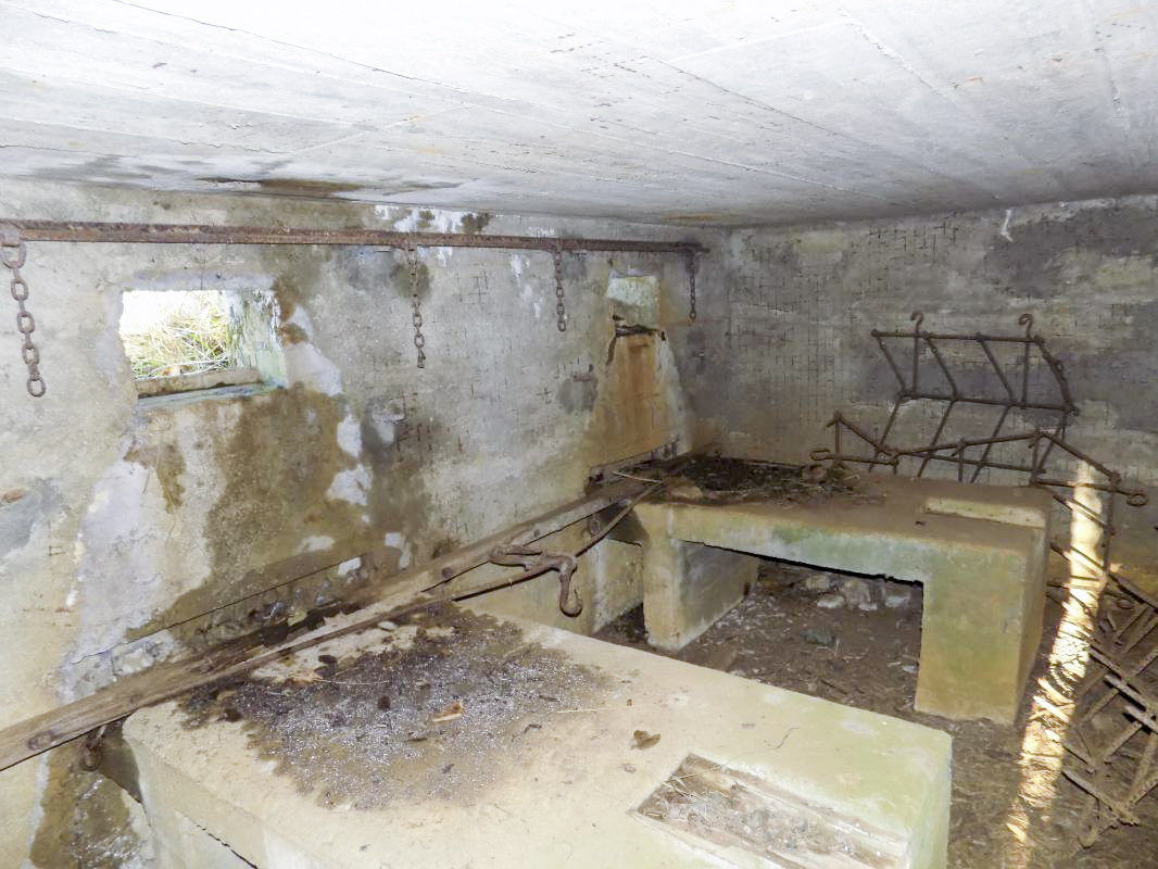 Ligne Maginot - B78TER - LA SERPE OUEST - (Blockhaus pour arme infanterie) - Faces frontale et droite - R Tucker
