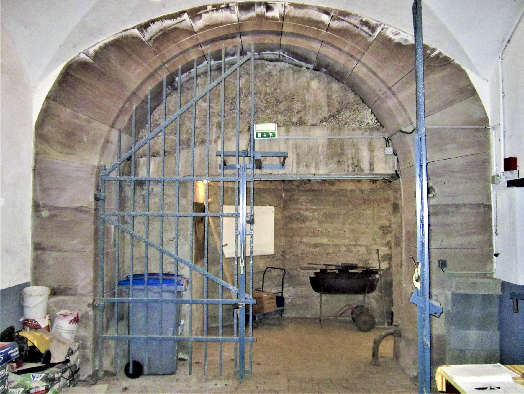 Ligne Maginot - FORT DUCROT - (PC de Secteur) - L'entrée d'origine couverte par la chicane - G. Fuchs