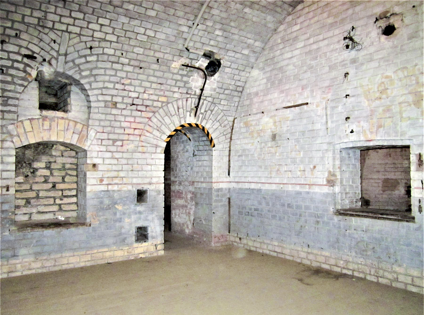 Ligne Maginot - FORT DUCROT - (PC de Secteur) - Laboratoire d'artillerie employé comme PC - G. Fuchs
