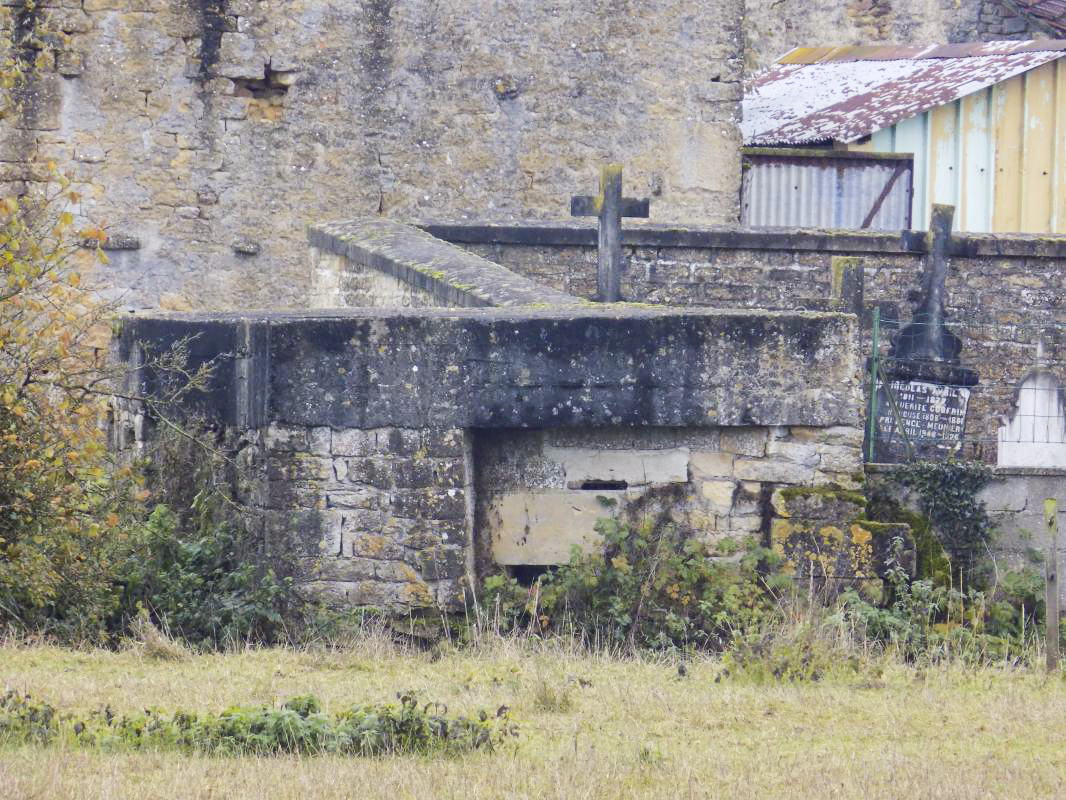 Ligne Maginot - B5 - CIMETIERE DE LA FERTE EST - (Blockhaus pour arme infanterie) -  - Richard Tucker