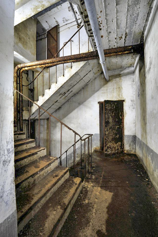 Ligne Maginot - BOIS DE KLANG - X24 (QUARTIER KLANG - III/164° RIF) - (Abri) - L'escalier de l'entrée droite - GOERGEN Claude