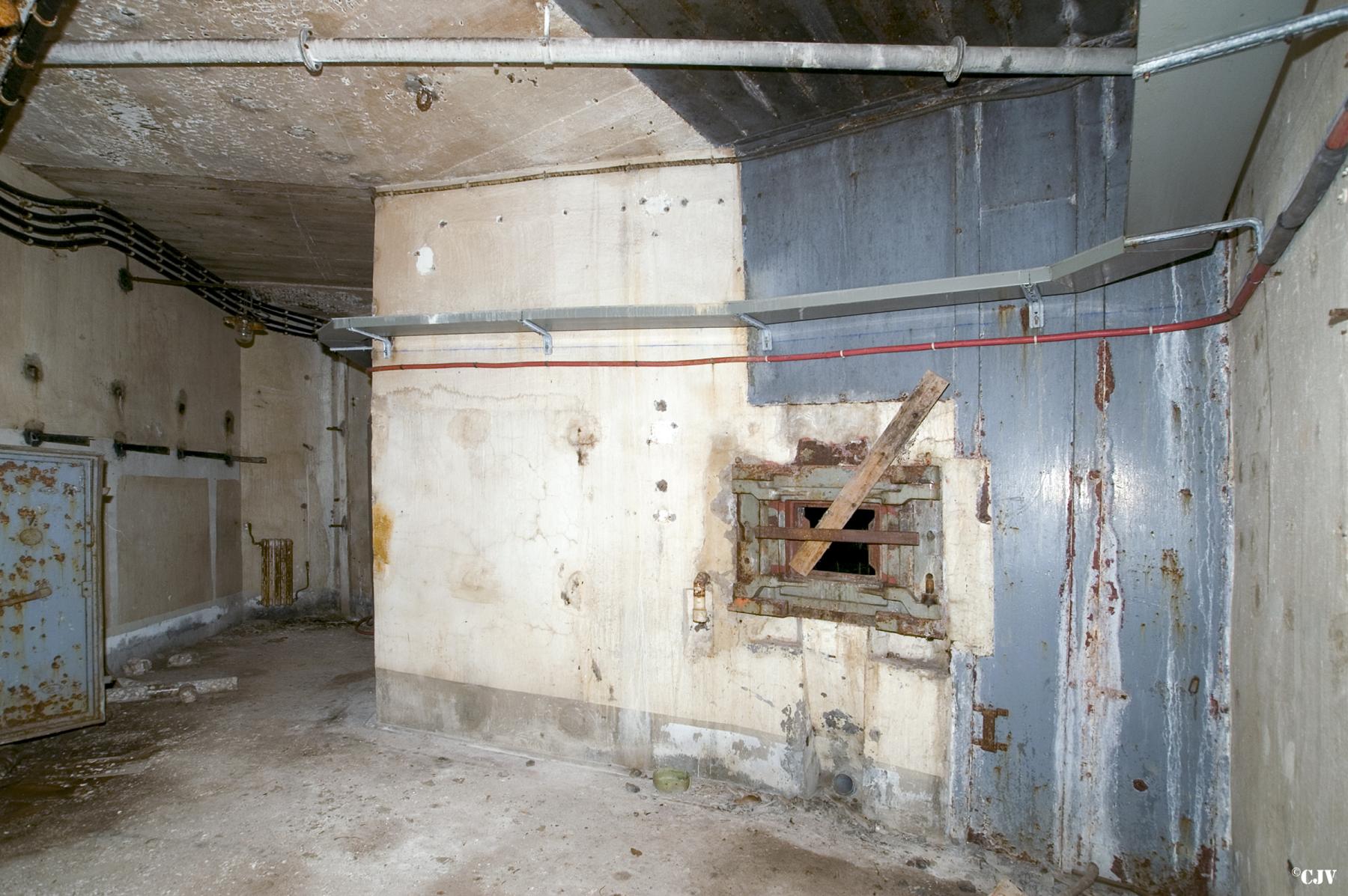 Ligne Maginot - MOLVANGE - A9 - (Ouvrage d'artillerie) - Entrée munitions
La chambre de tir - Lia VERMEULEN