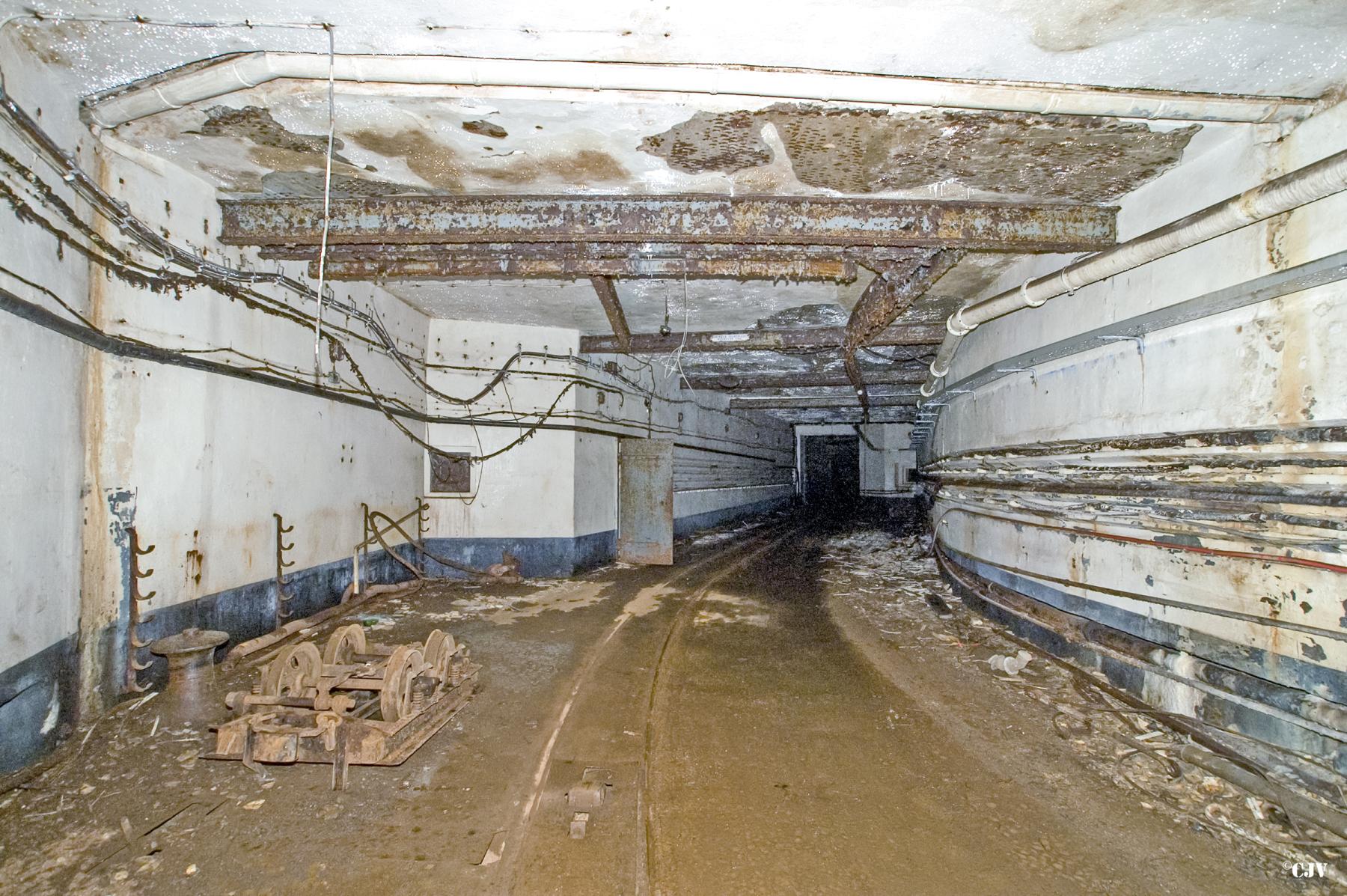 Ligne Maginot - MOLVANGE - A9 - (Ouvrage d'artillerie) - Entrée des munitions - Lia VERMEULEN