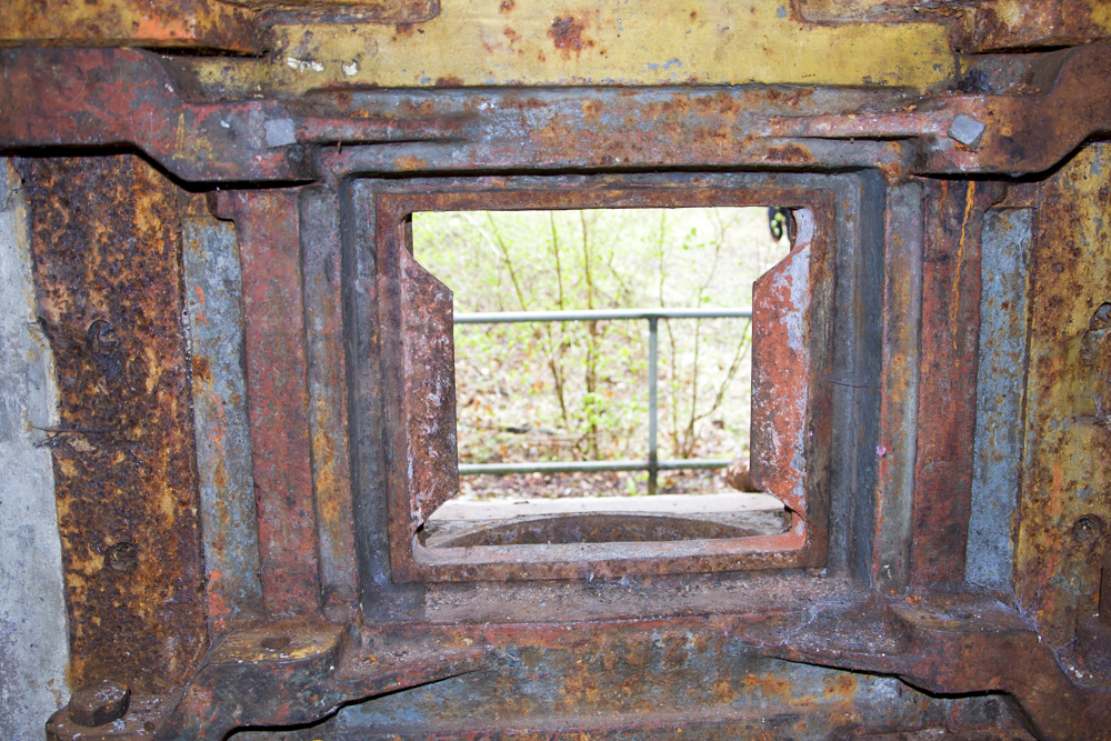 Ligne Maginot - MOLVANGE - A9 - (Ouvrage d'artillerie) - Entrée des hommes
Créneau JM / AC47 - Michel Teiten