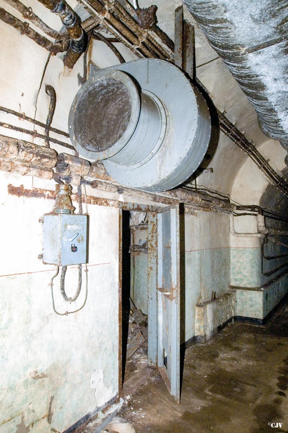 Ligne Maginot - MOLVANGE - A9 - (Ouvrage d'artillerie) - Galerie de liaison de l'entrée hommes - Lia VERMEULEN