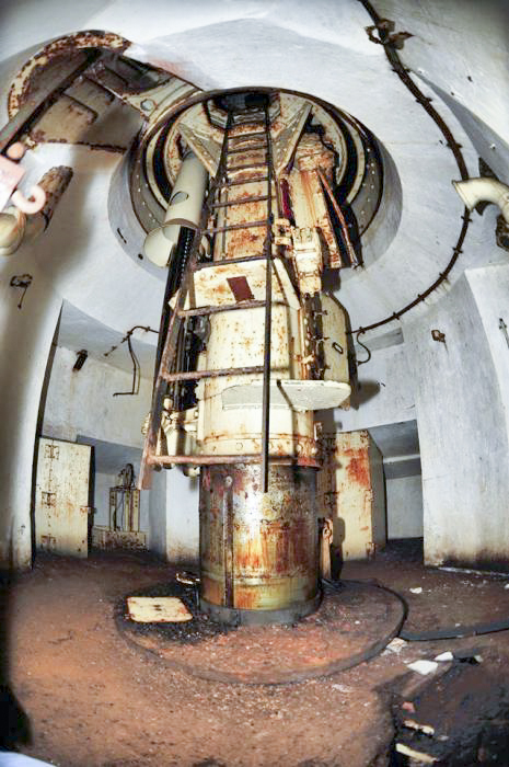 Ligne Maginot - MOLVANGE - A9 - (Ouvrage d'artillerie) - Bloc 2
Tourelle de mitrailleuses - GOERGEN Claude