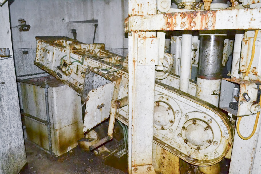 Ligne Maginot - MOLVANGE - A9 - (Ouvrage d'artillerie) - Bloc 3
Tourelle de 81 mm - PAVEL Jan