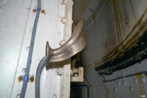 Ligne Maginot - MOLVANGE - A9 - (Ouvrage d'artillerie) - Bloc 8
Tourelle pour deux canons de 75 modèle 33. Le passage du cable est très soigné
