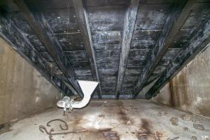 Ligne Maginot - MOLVANGE - A9 - (Ouvrage d'artillerie) - Bloc 8
Tourelle pour deux canons de 75 modèle 33. La ventilation du local de récupération des douilles au pied du bloc