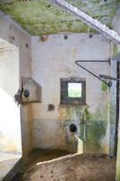 Ligne Maginot - MY1 - VILLY OUEST - (Casemate d'artillerie) - L'entrée du personnel
Le créneau de défense rapprochée et une goulotte à grenades