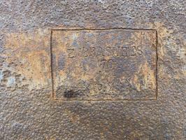 Ligne Maginot - VELOSNES - (Ouvrage d'artillerie) - Bloc 1
Tourelle arme mixte 
Repère de montage pour le positionnement des embrasures. Noter le n°70 d'origine de la tourelle devenu en n°570 en 1940