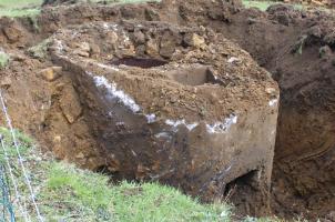 Ligne Maginot - Mt131 ( Cuve pour arme d'infanterie ) - Cette cuve se trouvait sur un terrain acquis par un particulier. Elle est à présent disparue. Les photos qui ont été prises lors de son démantellement.
Vue générale