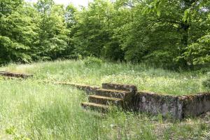 Ligne Maginot - BAMBESCH - (Casernement) - Restes du casernement extérieur
Soubassement de l'un des bâtiments