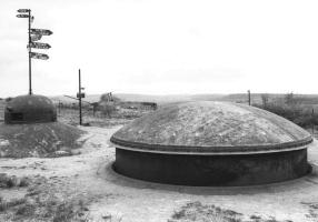 Ligne Maginot - FERMONT - A2 - (Ouvrage d'artillerie) - Bloc 1
Les dessus du bloc 1, probablement dans les années 1980 après l'ouverture au public